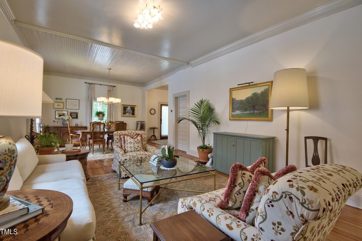 705 Queen St, Durham NC  27701-2547 exterior