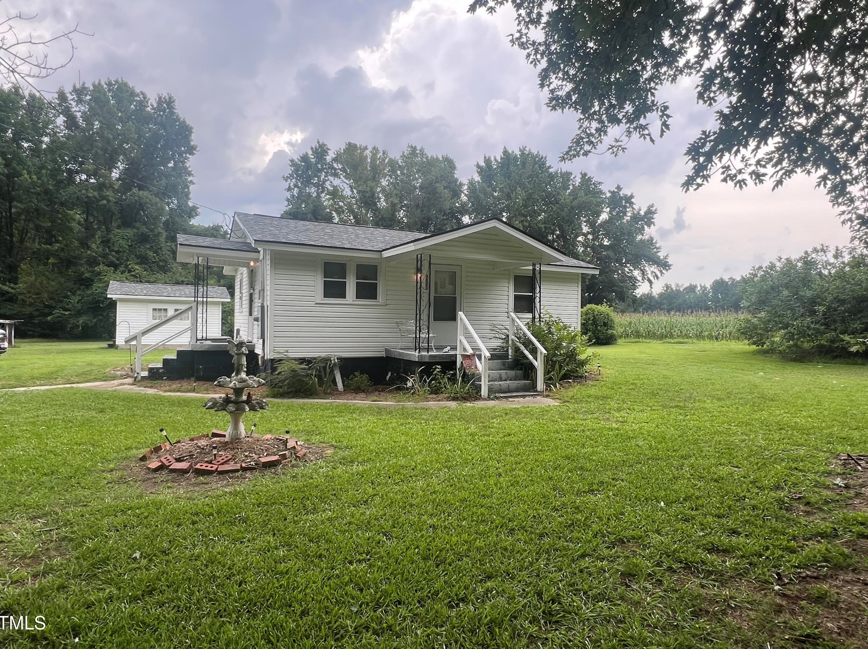 2001 Pearidge Rd, Angier, NC 27501
