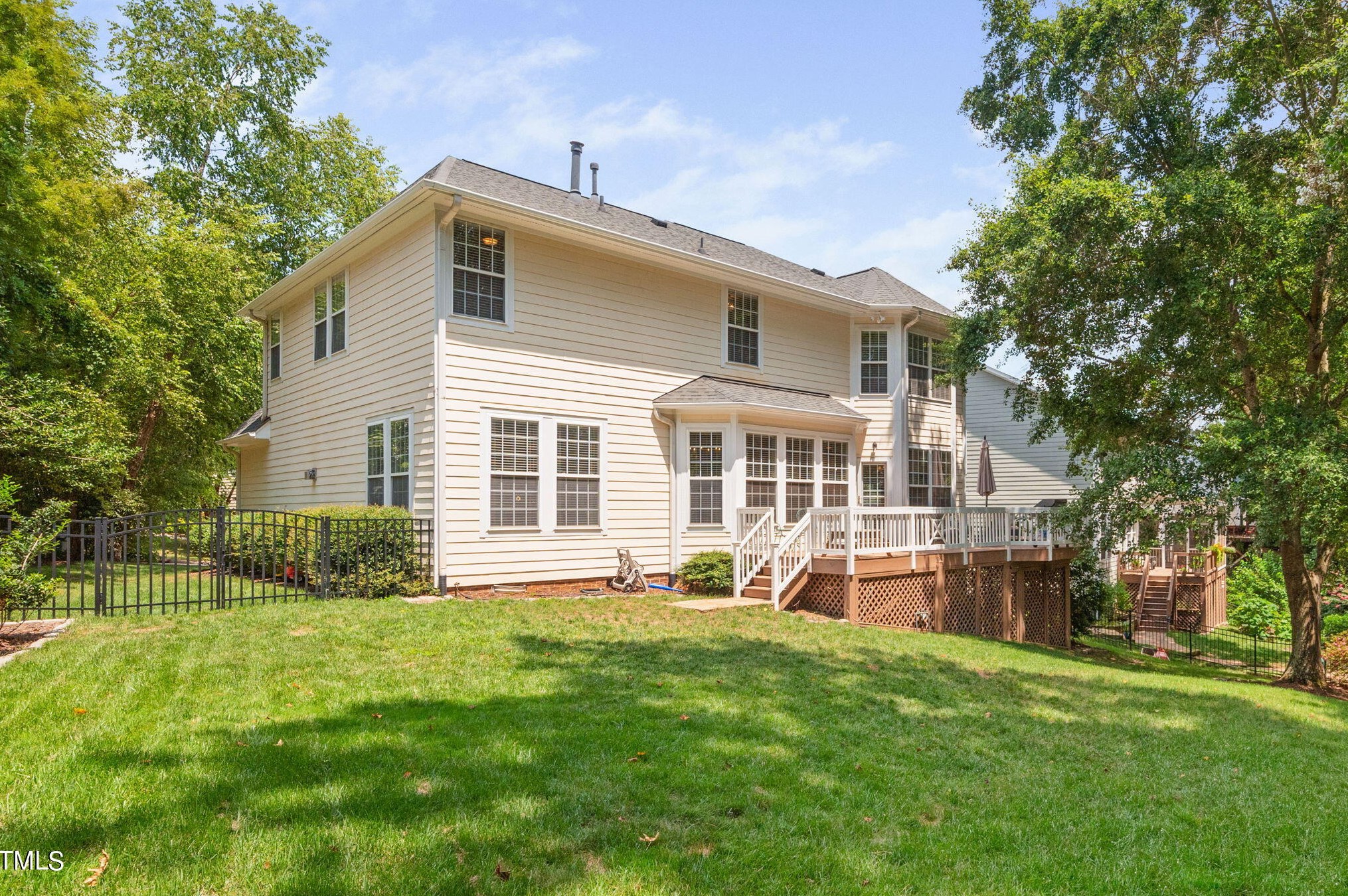 1728 Wysong Ct, Raleigh NC  27612-6443 exterior