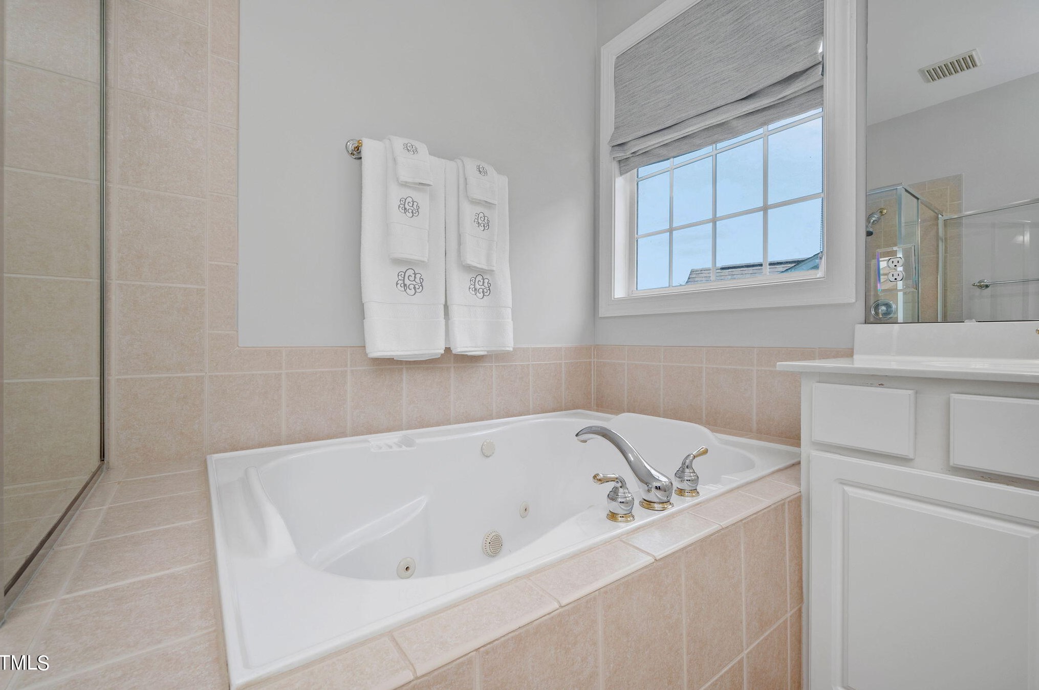 1728 Wysong Ct, Raleigh NC  27612-6443 exterior