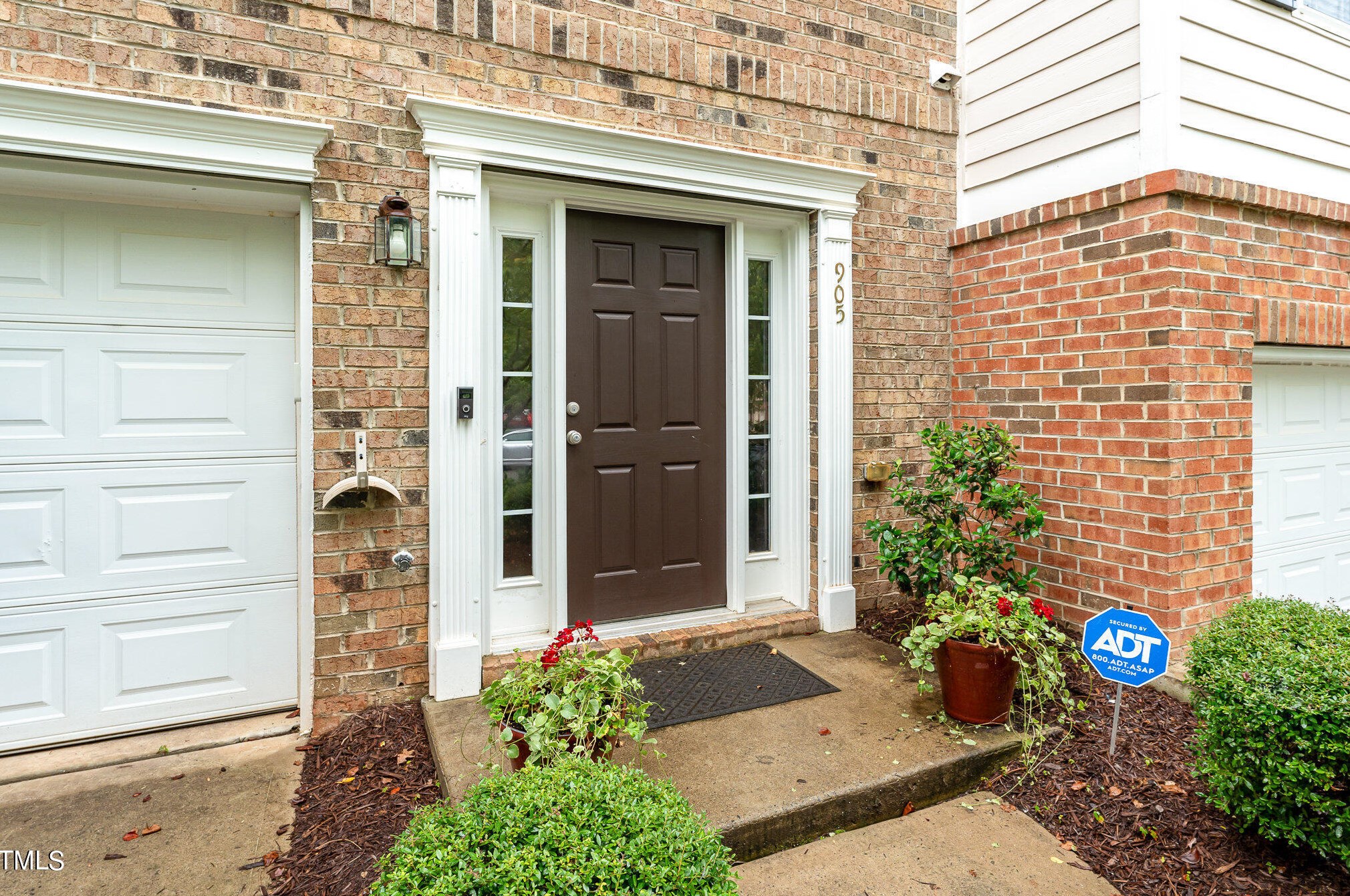905 Straywhite Ave, Apex, NC 27539-9020