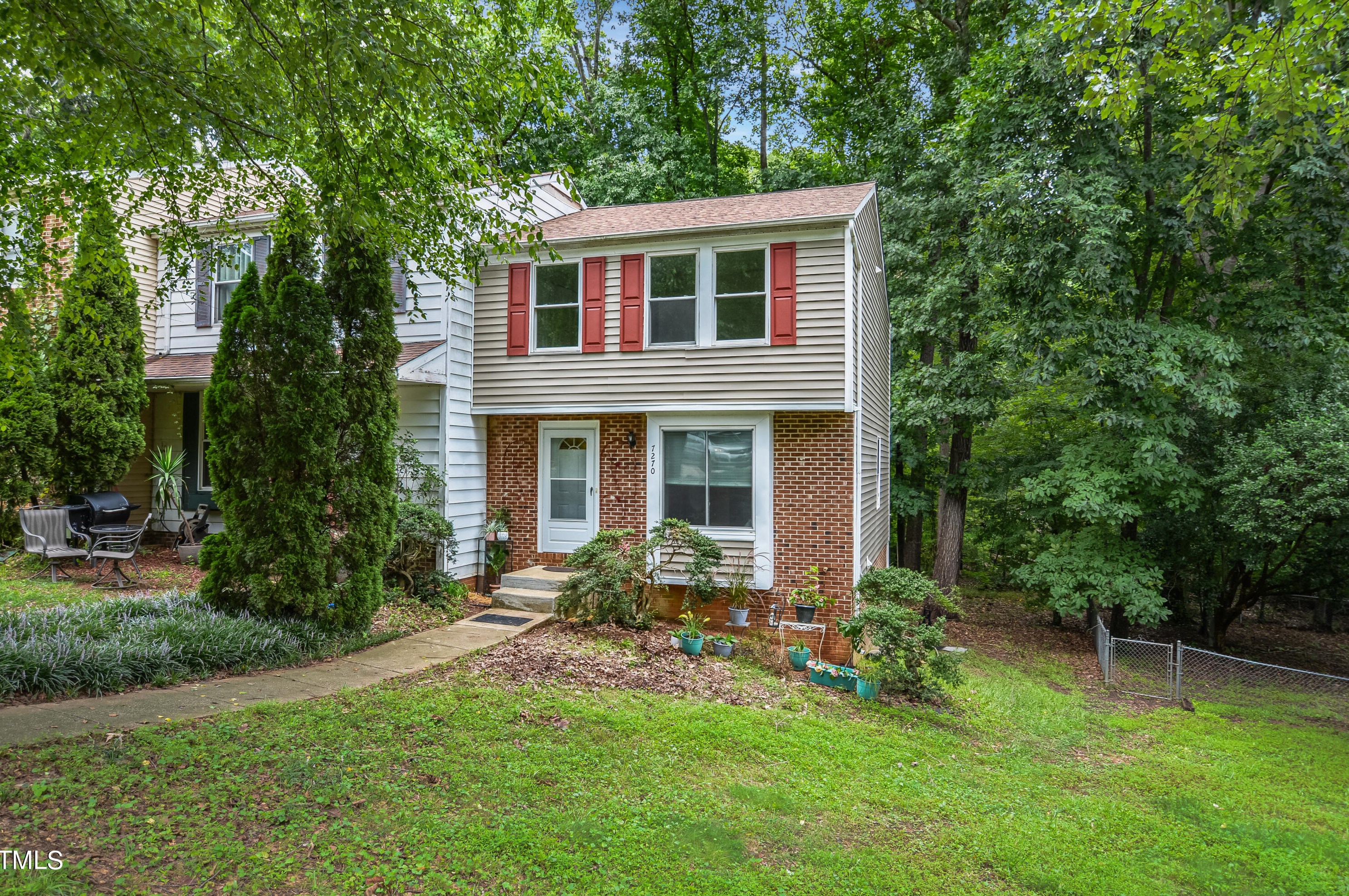 7270 Shellburne Dr, Raleigh, NC 27612