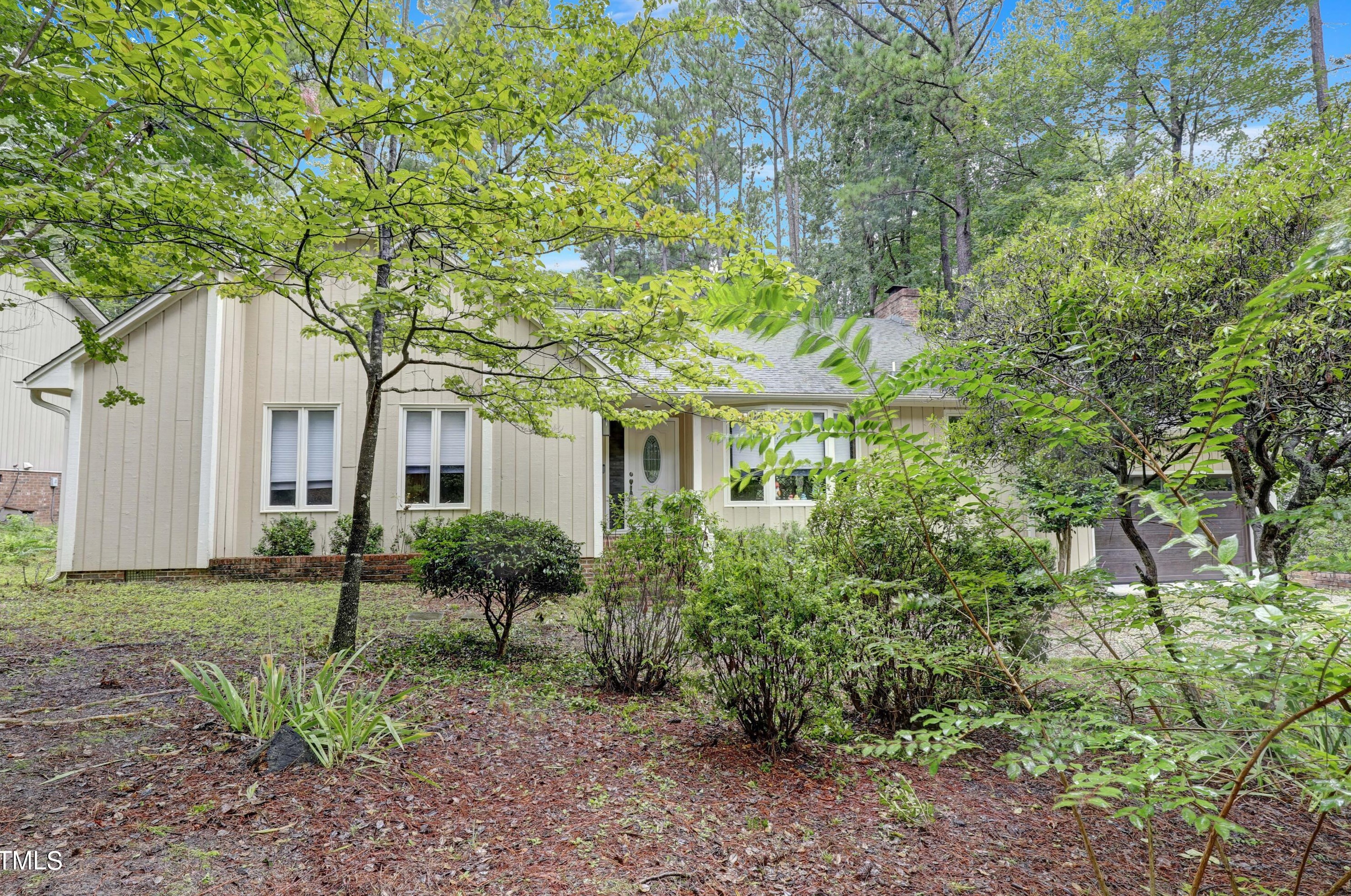 1360 Maryland Ct, Sanford, NC 27332