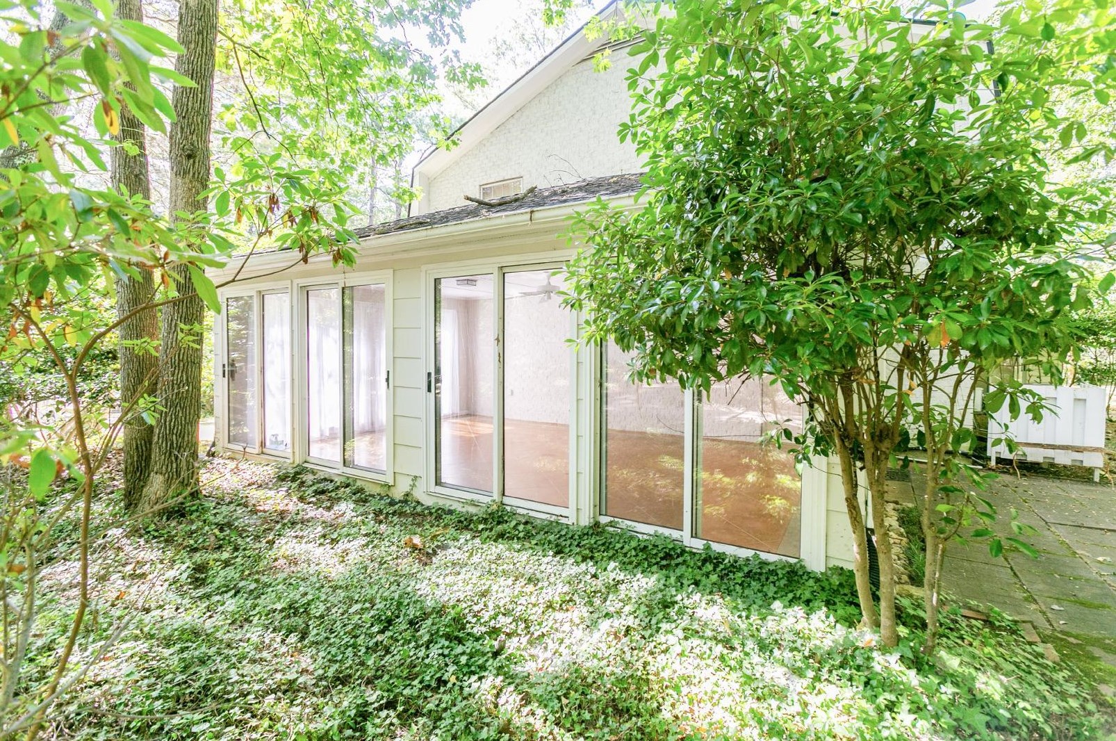 18 Banbury Ln, Chapel Hill NC  27517-2502 exterior