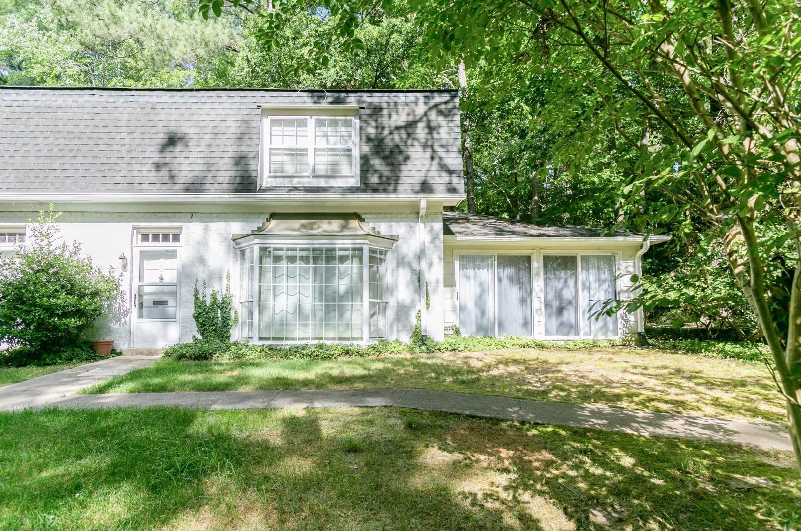 18 Banbury Ln, Chapel Hill, NC 27517