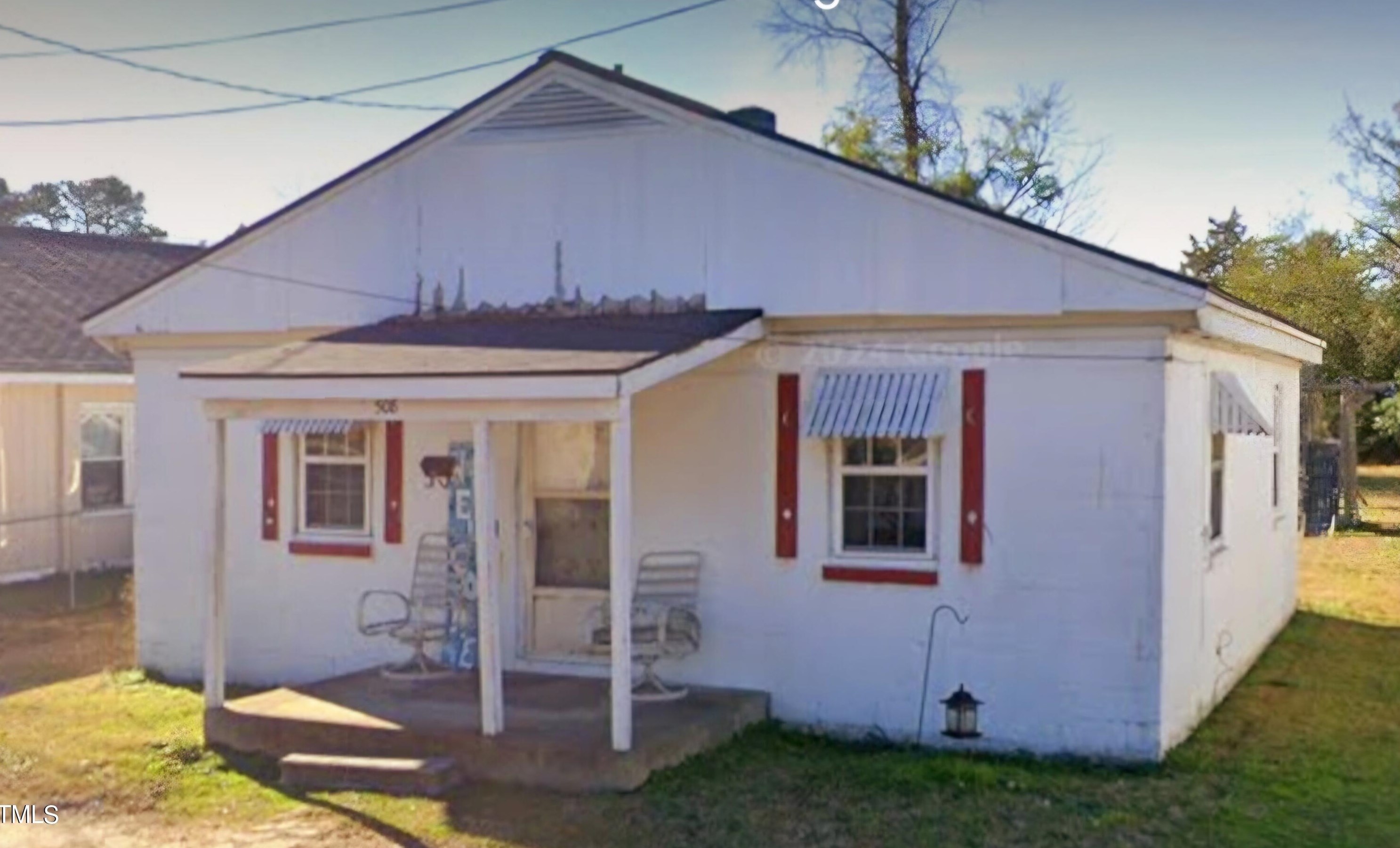 508 E Canary St, Dunn, NC 28334