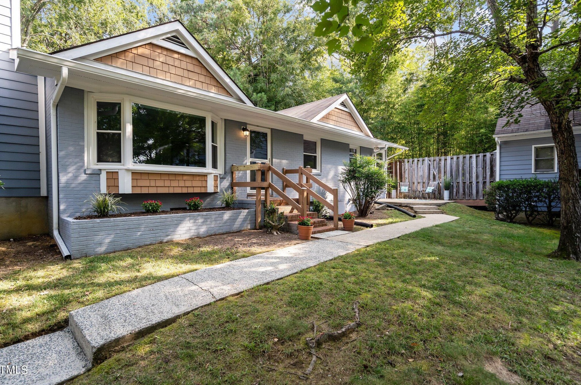 101 Thomas Ln #d-2, Carrboro, NC 27510