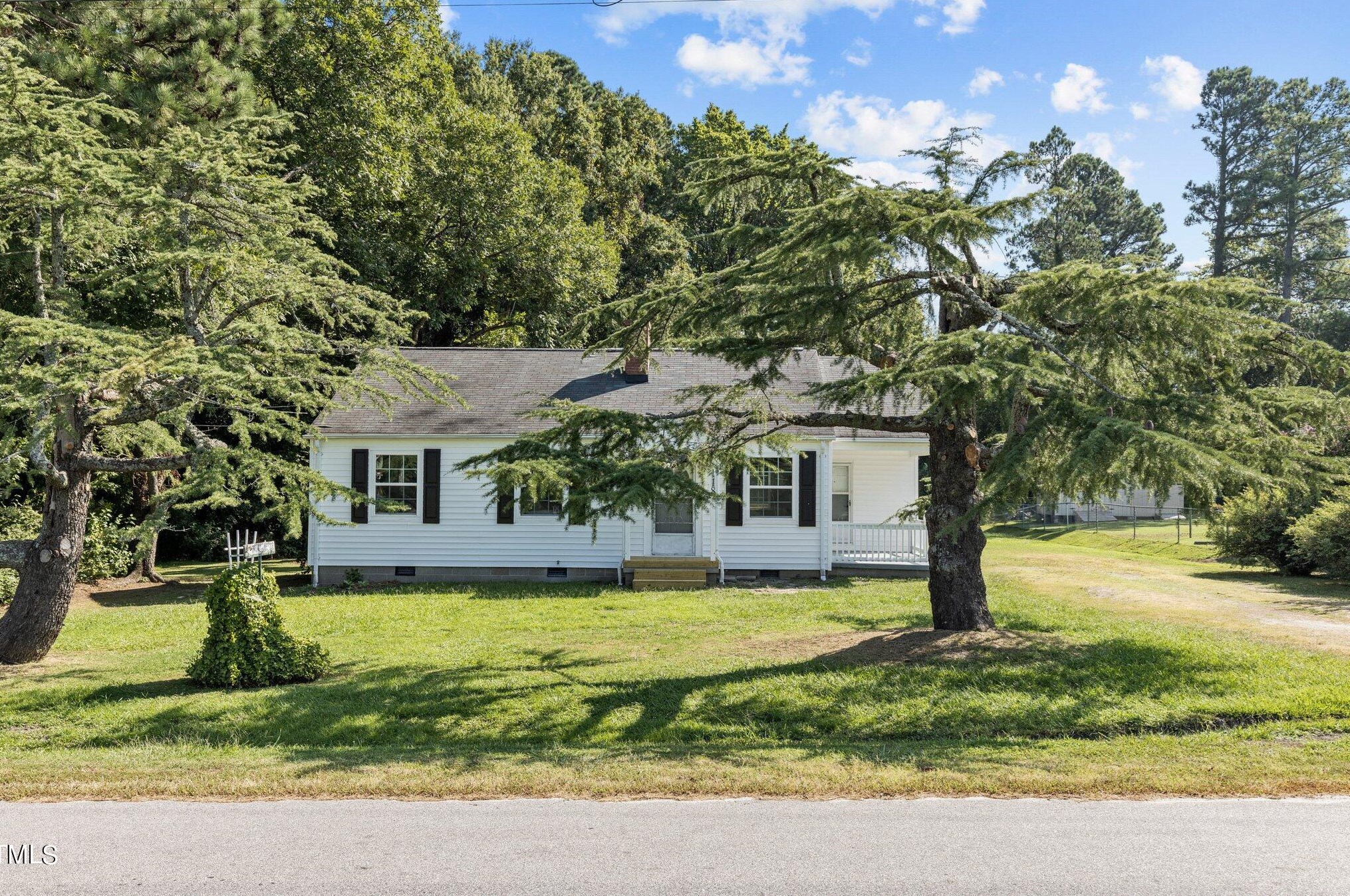 118 Spring Valley Dr, Northside, NC 27536