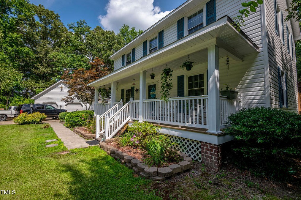 2937 Thrower Rd, Hope Mills, NC 28348