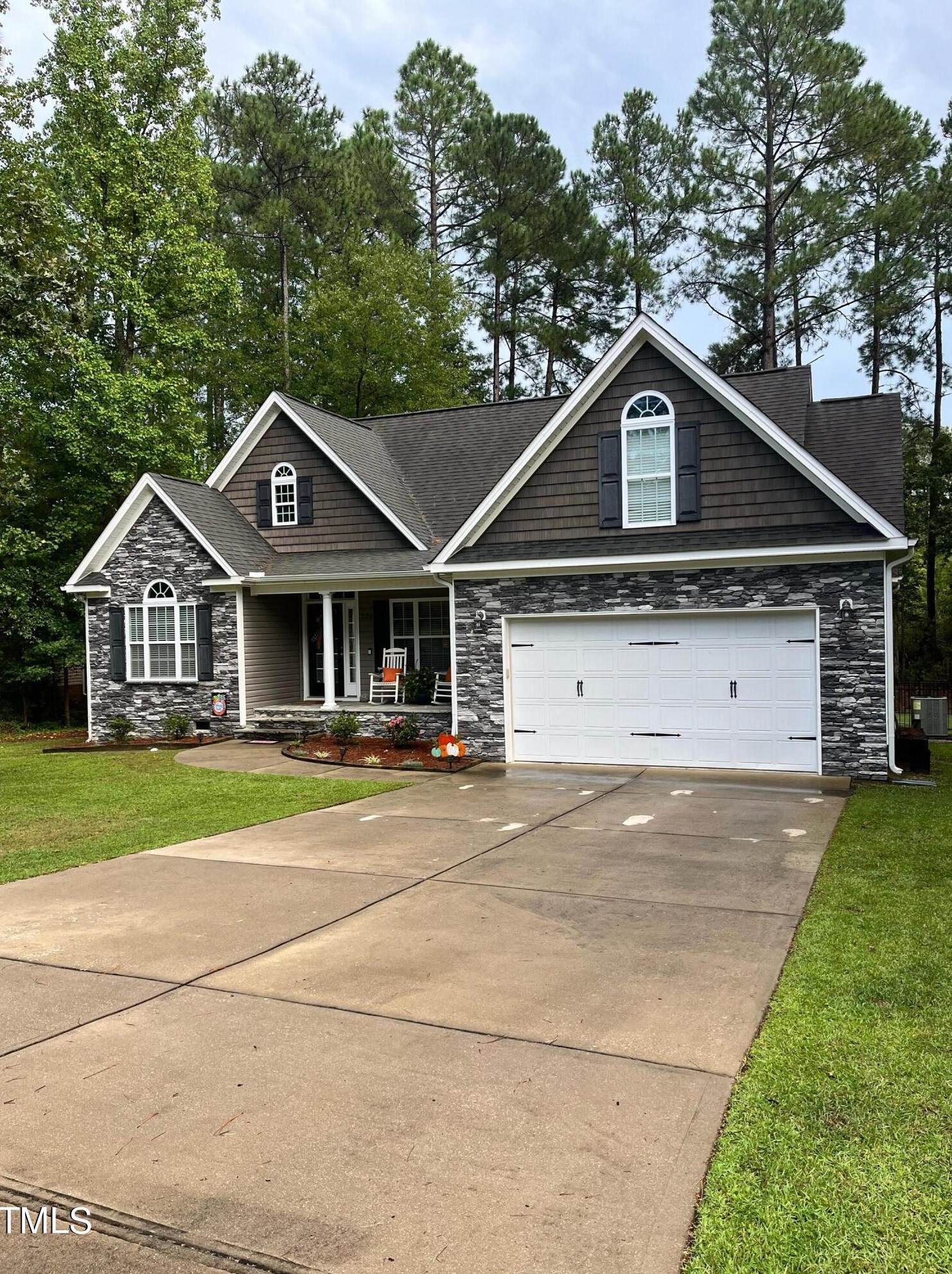 275 Maplewood Dr, Sanford, NC 27332