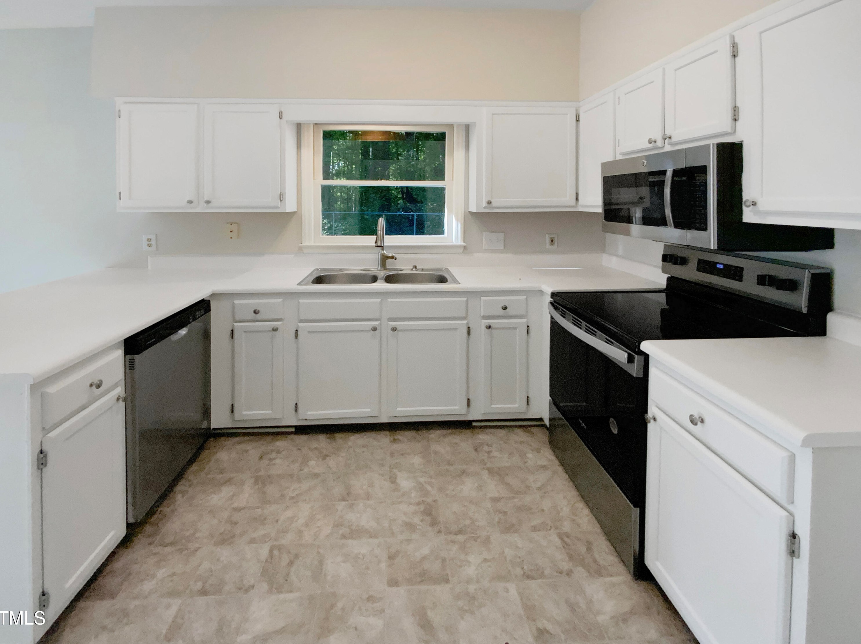 329 Bentpine Dr, Raleigh, NC 27603-3886