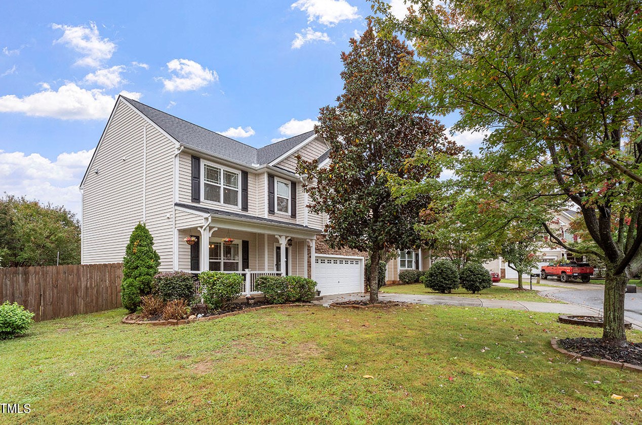 105 Boatdock Dr, Holly Springs, NC 27540-7097