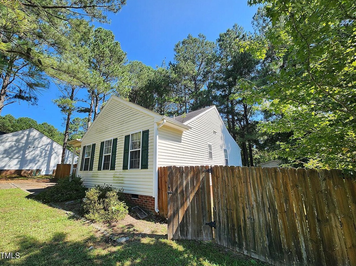 1109 Sorcerer Ct, Knightdale, NC 27545