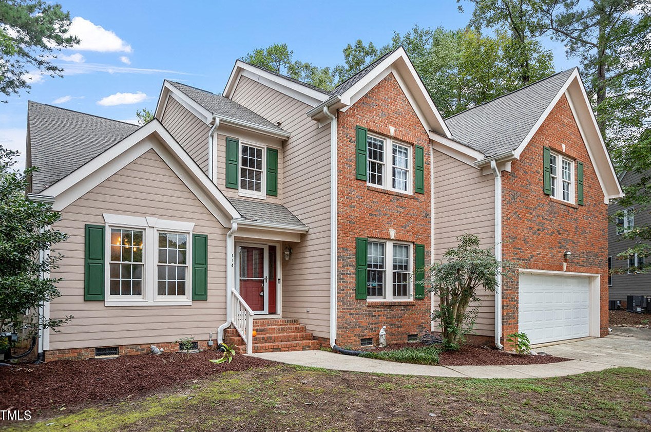 114 Leblanc Ct, Cary, NC 27513-3542
