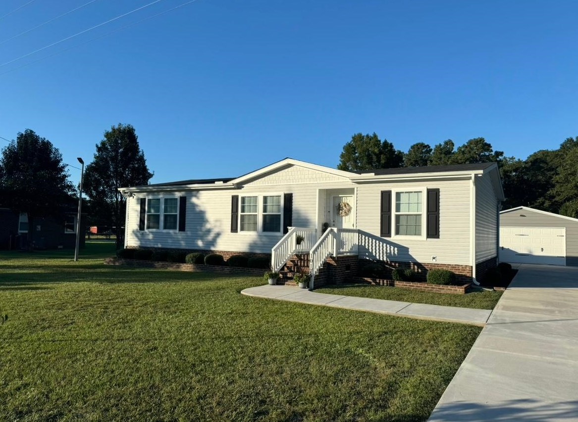 10176 Minnie Hall Rd, Salemburg, NC 28385