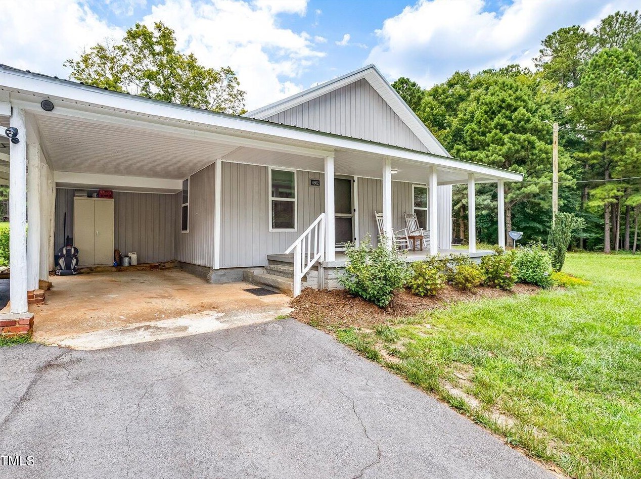 4662 Buckhorn Rd, Sanford, NC 27330