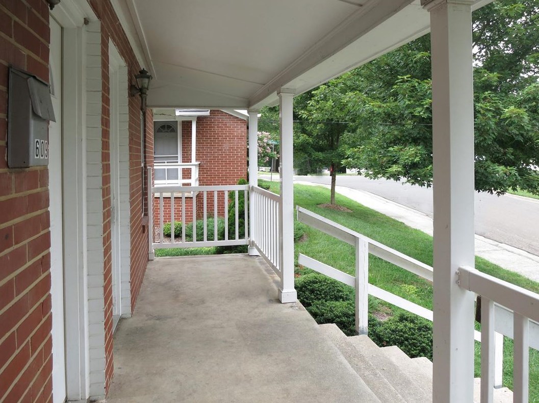 609 Gomains Ave, Chapel Hill, NC 27516