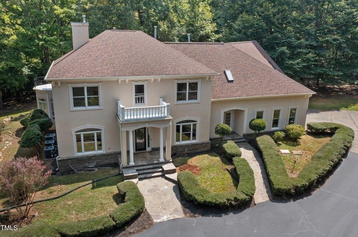 6300 Swallow Cove Ln, Raleigh, NC 27614