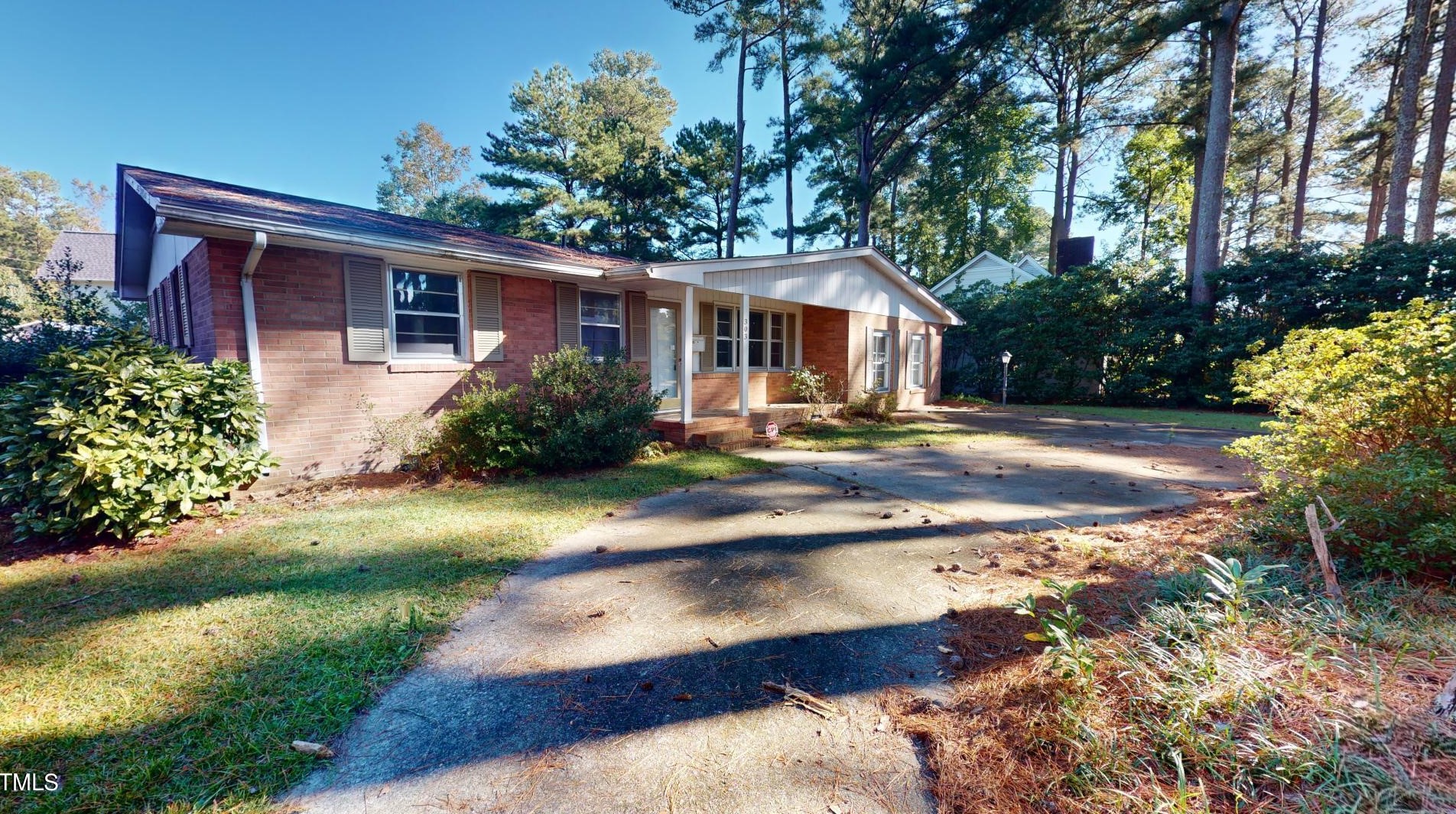 303 Pecan Dr, Selma, NC 27576