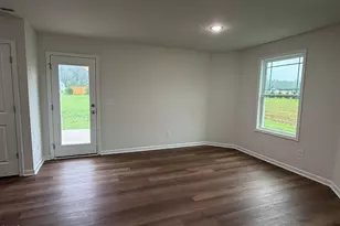 130 Tulipfield Wy, Benson, NC 27504 - Photo 6