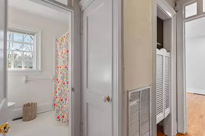 806 E Franklin Street, Chapel Hill, NC 27514 - Photo 24