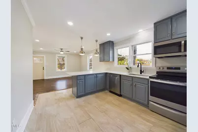 301 W Hill Avenue S, Hillsborough, NC 27278 - Photo 10