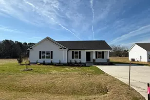 90 Pate Lndg Dr, Selma, NC 27576 - Photo 2