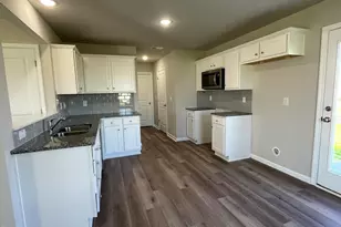 91 Lotus Ave, Smithfield, NC 27577 - Photo 4