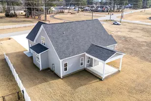 1039 N Lincoln St, Benson, NC 27504 - Photo 6