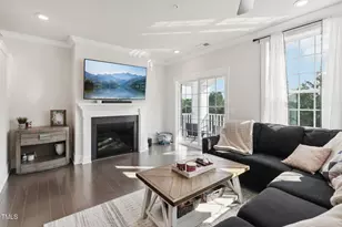 10320 Sablewood Dr, Raleigh, NC 27617 - Photo 8