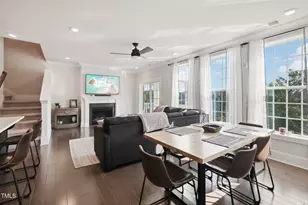 10320 Sablewood Dr, Raleigh, NC 27617 - Photo 6