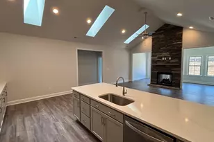 1053 Beechcraft Dr, Mebane, NC 27302 - Photo 4