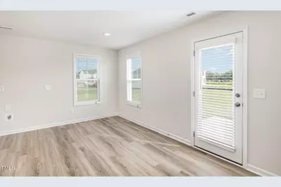 18 W Emily Gardens Drive, Selma, NC 27576 - Photo 4