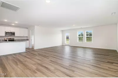 8 W Emily Gardens Drive, Selma, NC 27576 - Photo 6