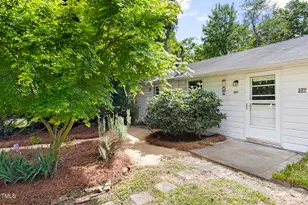 209 N Occoneechee St, Hillsborough, NC 27278 - Photo 36