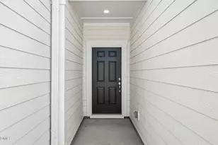 518 Sunset Lk Dr, Durham, NC 27703 - Photo 4