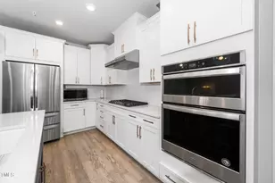10530 Sablewood Dr, Raleigh, NC 27617 - Photo 2