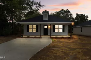 211 E Washington St, Coats, NC 27521 - Photo 2