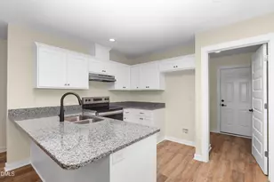 211 E Washington St, Coats, NC 27521 - Photo 10