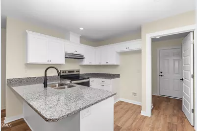 211 E Washington Street, Coats, NC 27521 - Photo 10