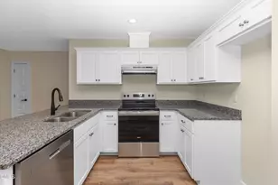 211 E Washington St, Coats, NC 27521 - Photo 12