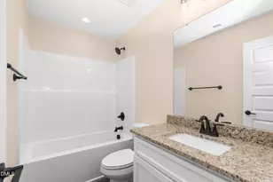 221 E Washington St, Coats, NC 27521 - Photo 12