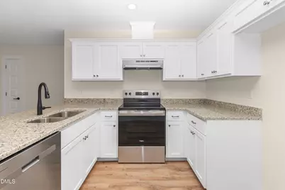 221 E Washington Street, Coats, NC 27521 - Photo 10