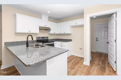 229 E Washington Street, Coats, NC 27521 - Photo 12