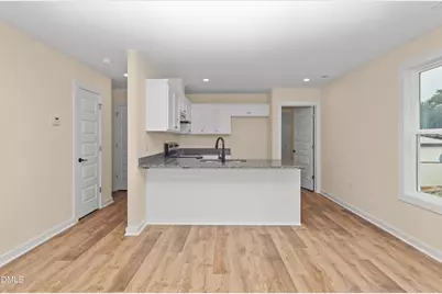 229 E Washington Street, Coats, NC 27521 - Photo 10