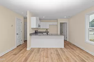 229 E Washington St, Coats, NC 27521 - Photo 10