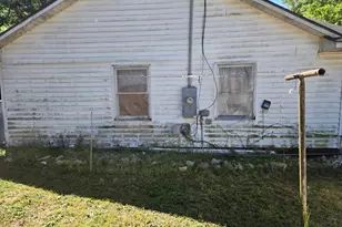 304 W Thompson Ave, Stantonsburg, NC 27883 - Photo 14