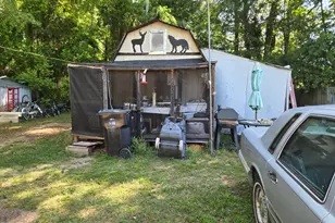 304 W Thompson Ave, Stantonsburg, NC 27883 - Photo 6