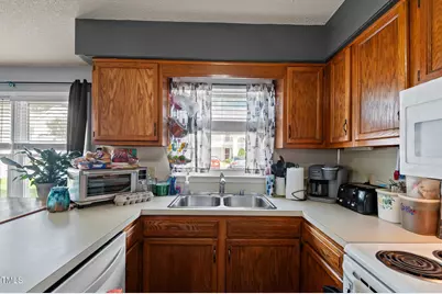 113 W Victoria Court #C, Greenville, NC 27834 - Photo 8