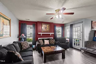 113 W Victoria Ct, Greenville, NC 27834 - Photo 4